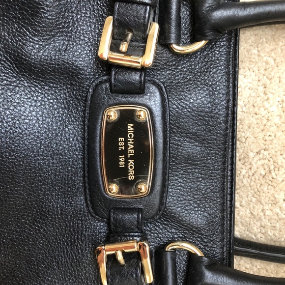 Michael Kors Hamilton Purse - Picture 3 of 5
